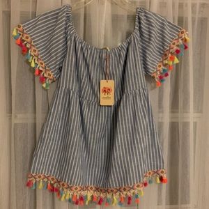 Woman’s boutique off shoulders top. Beautiful!